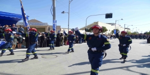 Παρέλαση τμήματος Δοκ. Πυροσβεστών της Σχολής Πυροσβεστών Πτολεμαΐδας Παρέλαση τμήματος Δοκ. Πυροσβεστών της Σχολής Πυροσβεστών Πτολεμαΐδας